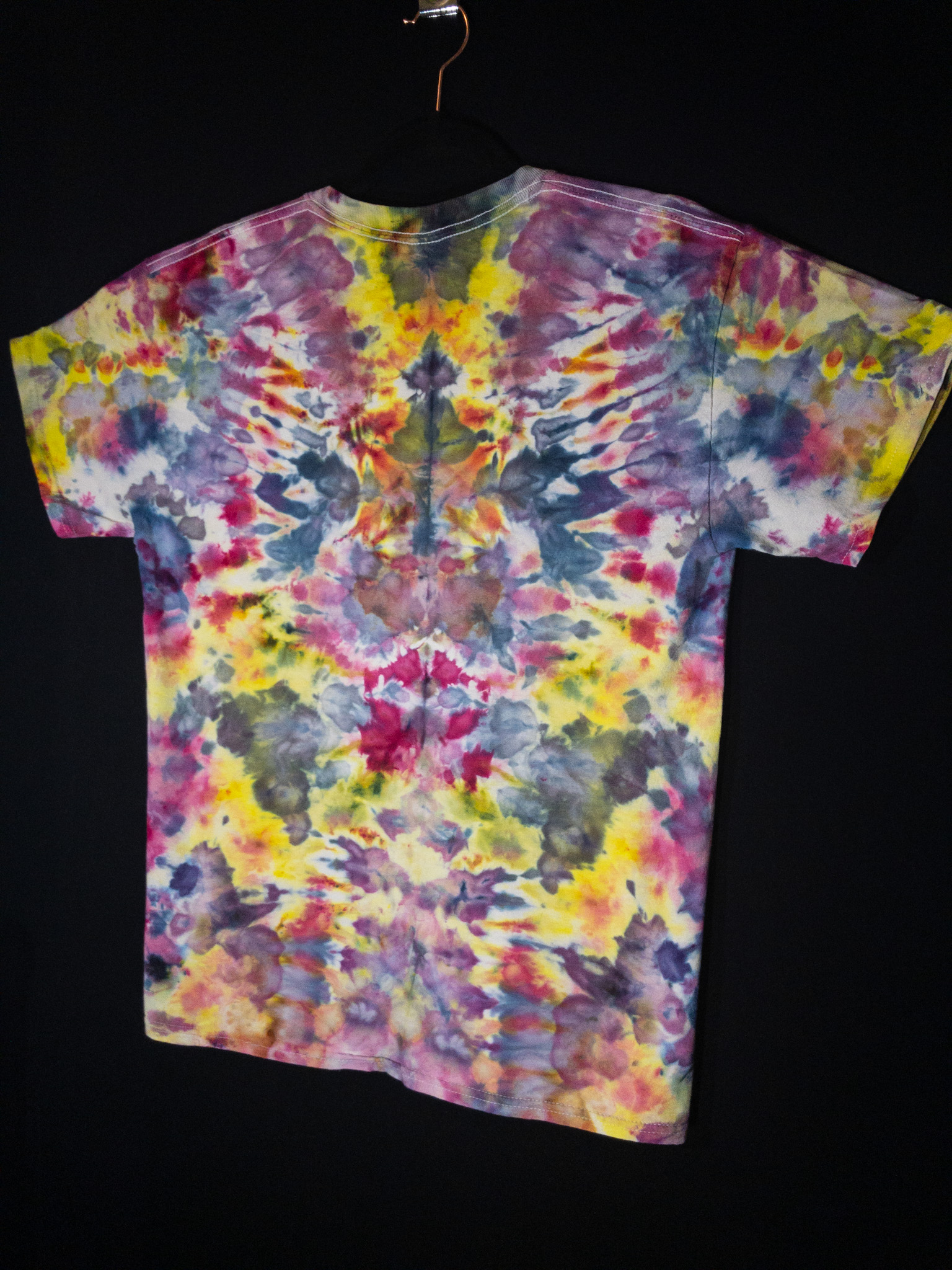 "Don't Mind Me"︱Medium Adult T-Shirt